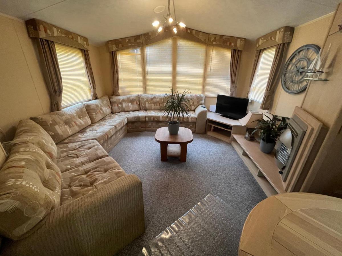 Fulmar 43 ~ Parkdean Holiday Resort Great Yarmouth Exteriör bild
