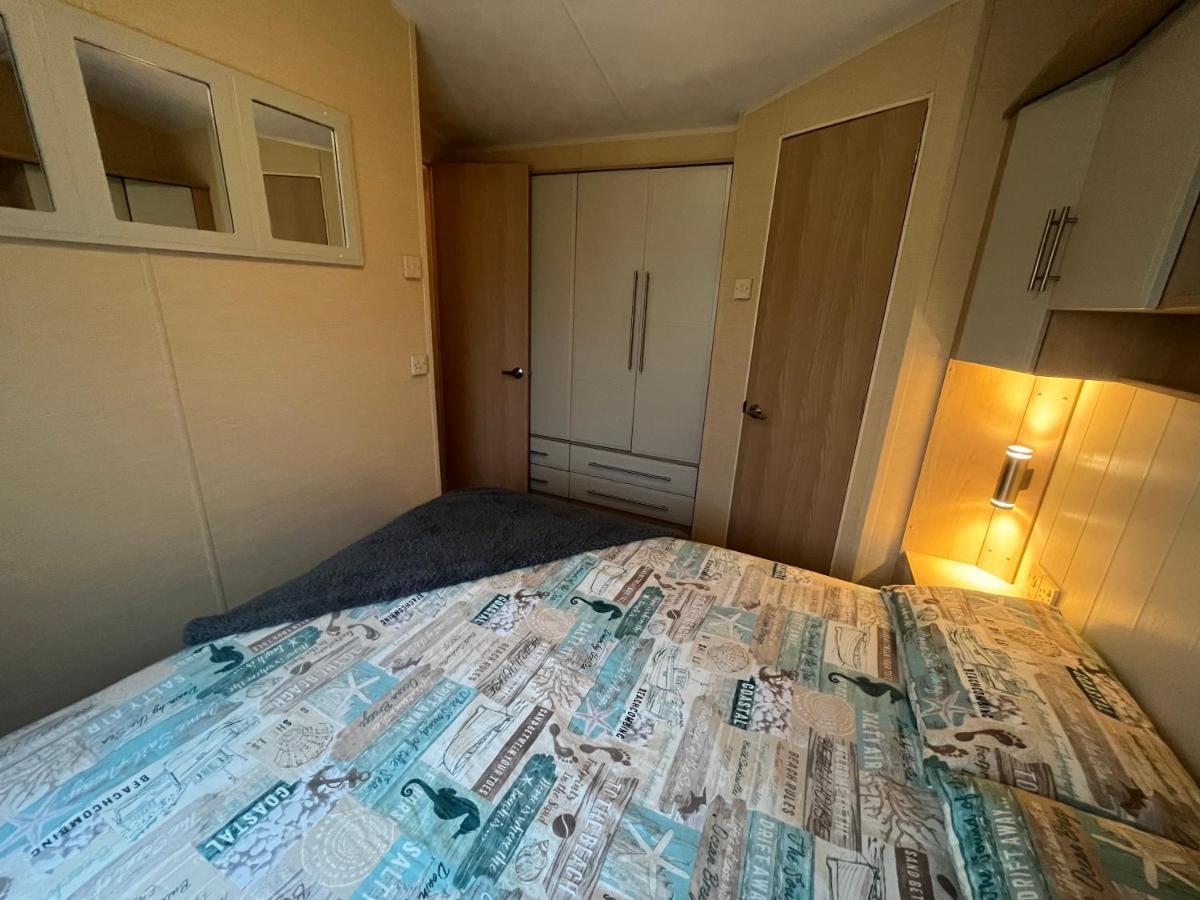 Fulmar 43 ~ Parkdean Holiday Resort Great Yarmouth Exteriör bild